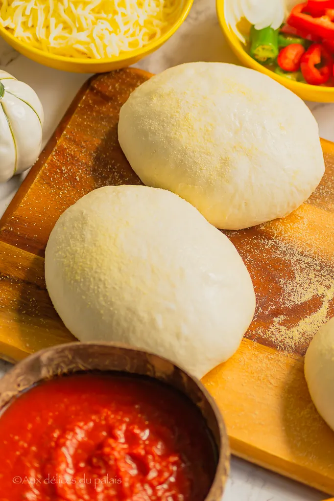 Pâte à pizza à la semoule ultra moelleuse