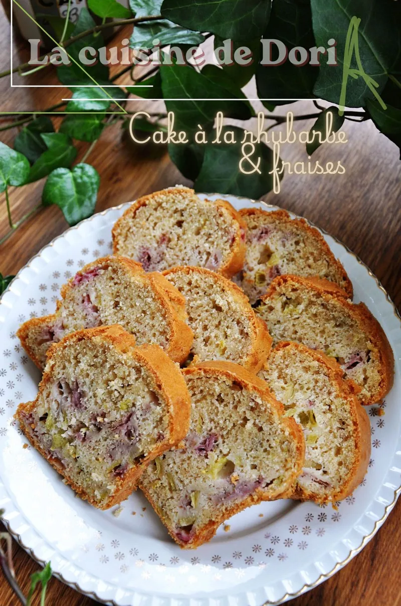 Cake à la rhubarbe & fraises
