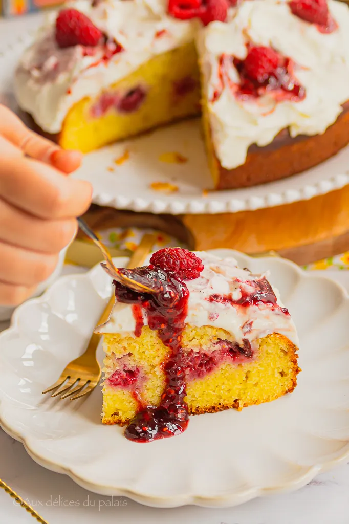 Gâteau ricotta, citron et framboises à la semoule fine