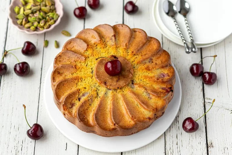 Gâteau moelleux pistache et cerises