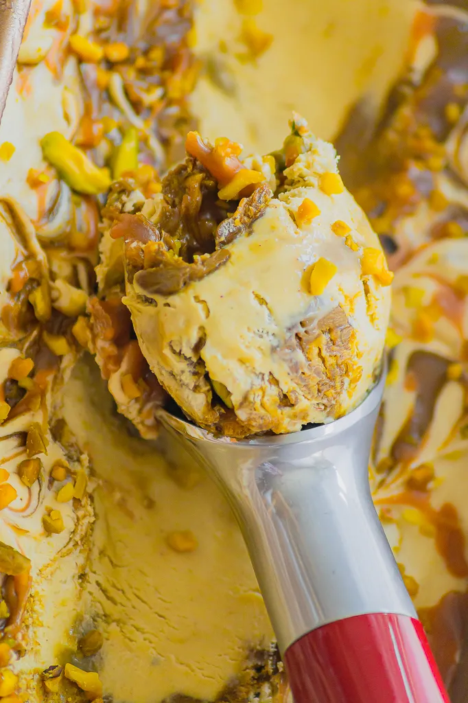 Glace à la pistache et caramel beurre salé (sans sorbetière)