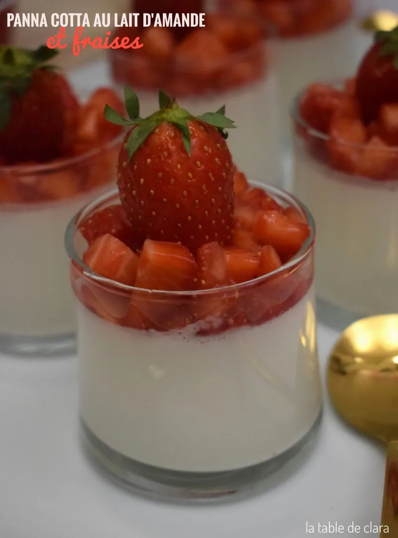 Panna cotta au lait d'amande et fraises