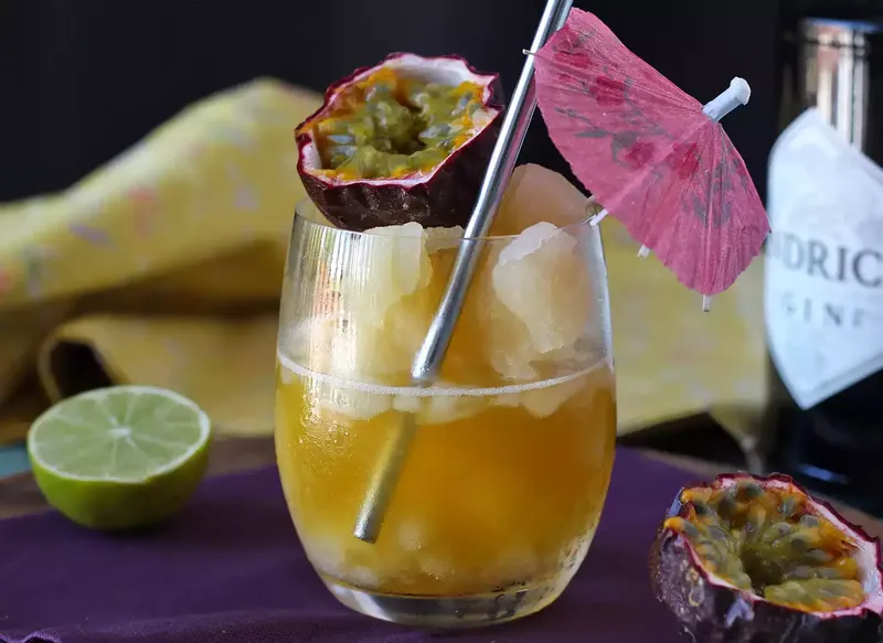 Cocktail granité gin et fruit de la passion, la boisson fraiche de l'été!