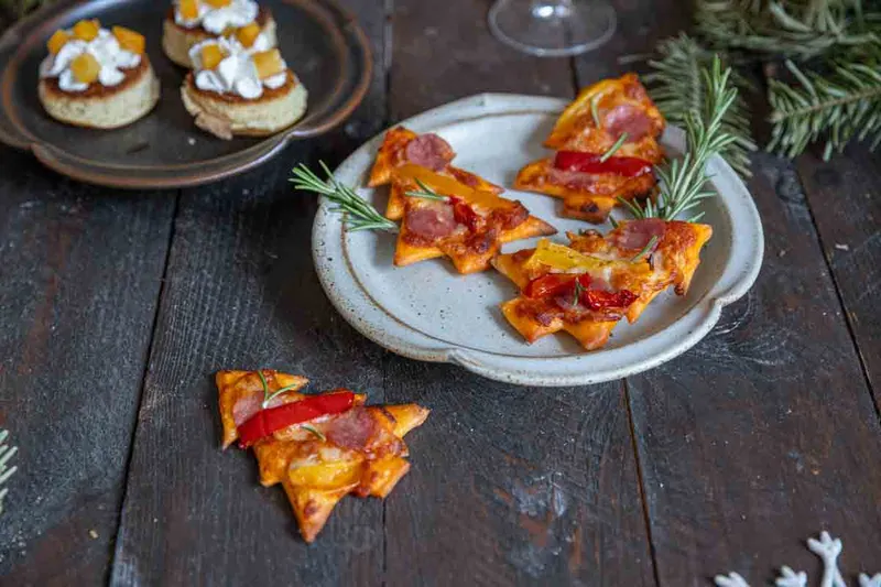 Mini pizza sapin – apéritif de Noël ludique et facile