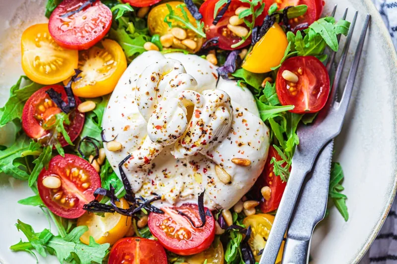 Salade italienne tomates burrata balsamique