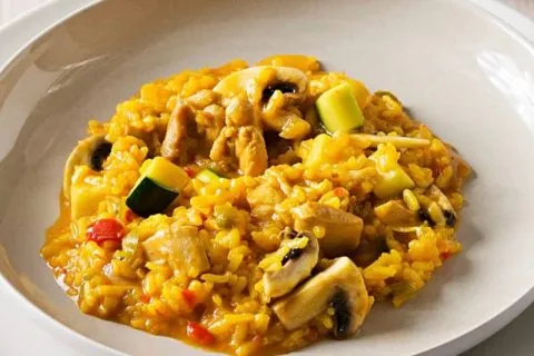 Riz méditerranéen au saumon et aux gambas