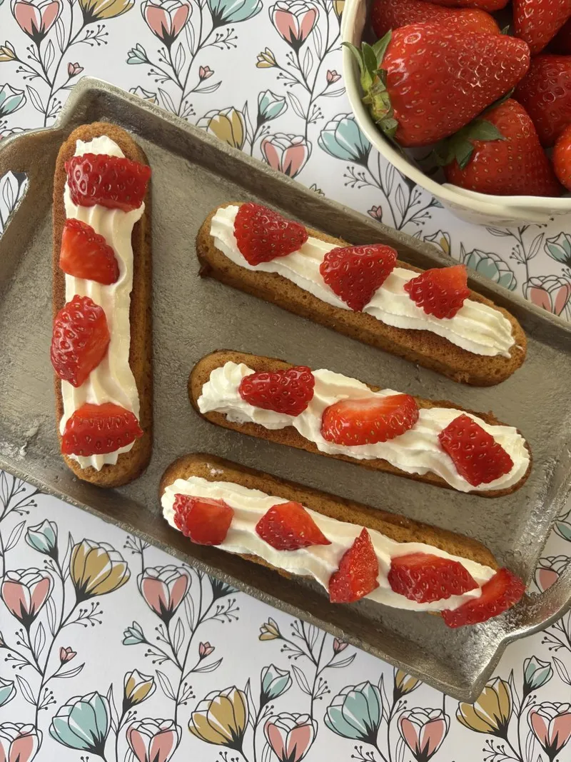 Buchettes fraises et chantilly.