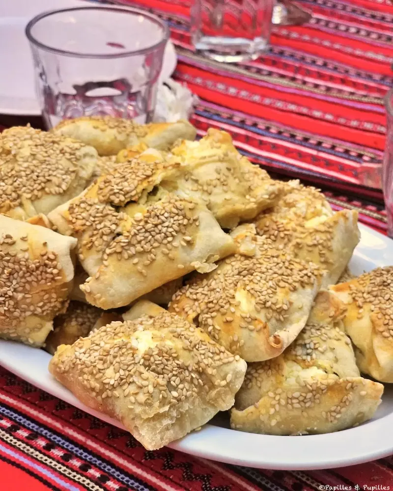 Kalitsounia : petits chaussons crétois au fromage frais