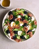 Salade de mûres, concombre et avocat