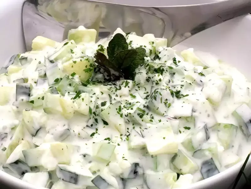Salade allégée - concombre, fenouil, menthe et fromage blanc