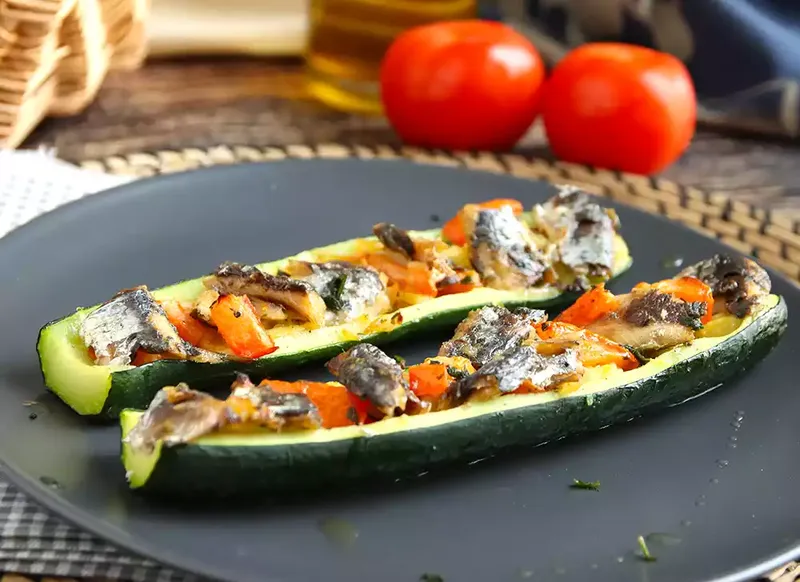 Courgettes farcies aux tomates et sardines