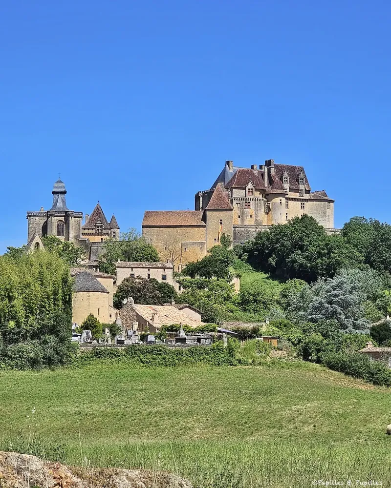 Château de Biron : un géant discret en Dordogne