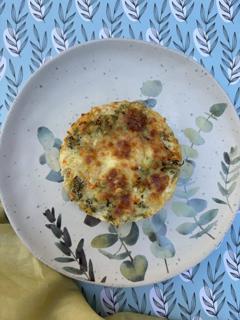Mini-quiches sans pâte au brocoli et carottes.
