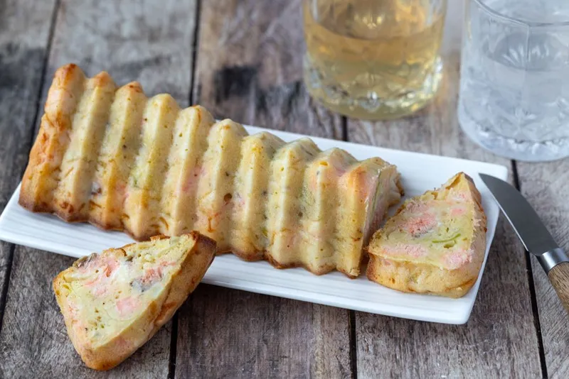 Cake au saumon et poireaux
