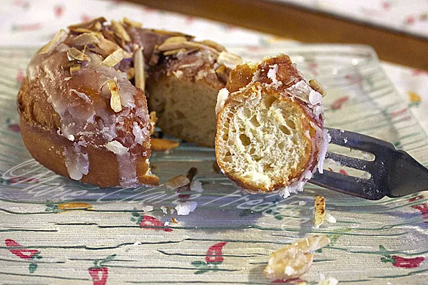 Donuts glacés aux amandes et au rhum