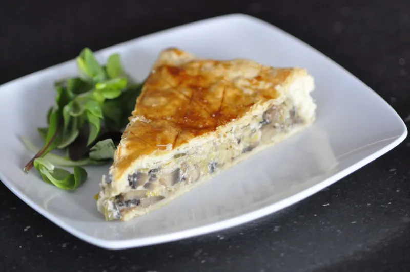 Tourte poireaux champignons comté