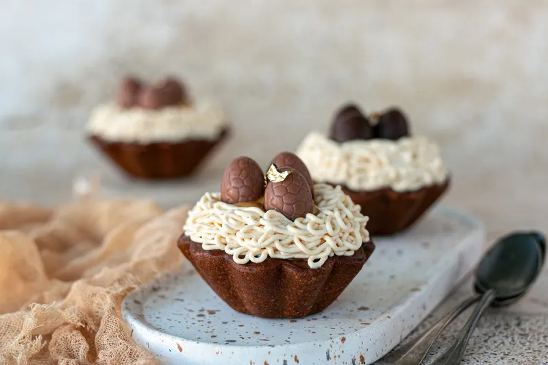 Tartelettes au chocolat noir et cacahuète
