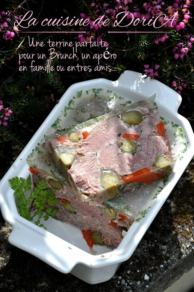 Terrine de joues de porc au cerfeuil