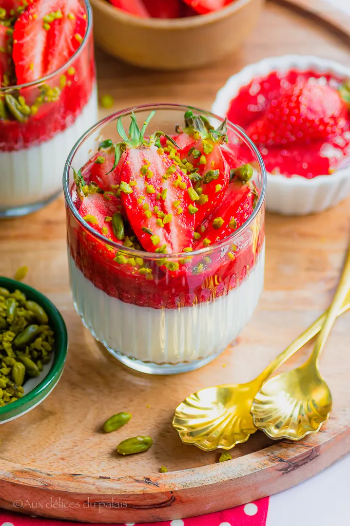 Panna cotta vanille fraise de Alain Ducasse