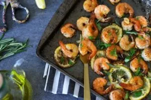 Crevettes Rôties au Four : Citron, Ail et Romarin en 15 Minutes