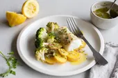 Poisson, brocolis, pommes de terre et sauce herbes citron {le poisson trop facile et trop bon}