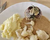 Crépinettes de porc, sauce balsamique, moutarde et crème