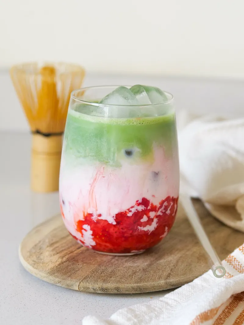Iced Matcha Latte à la fraise