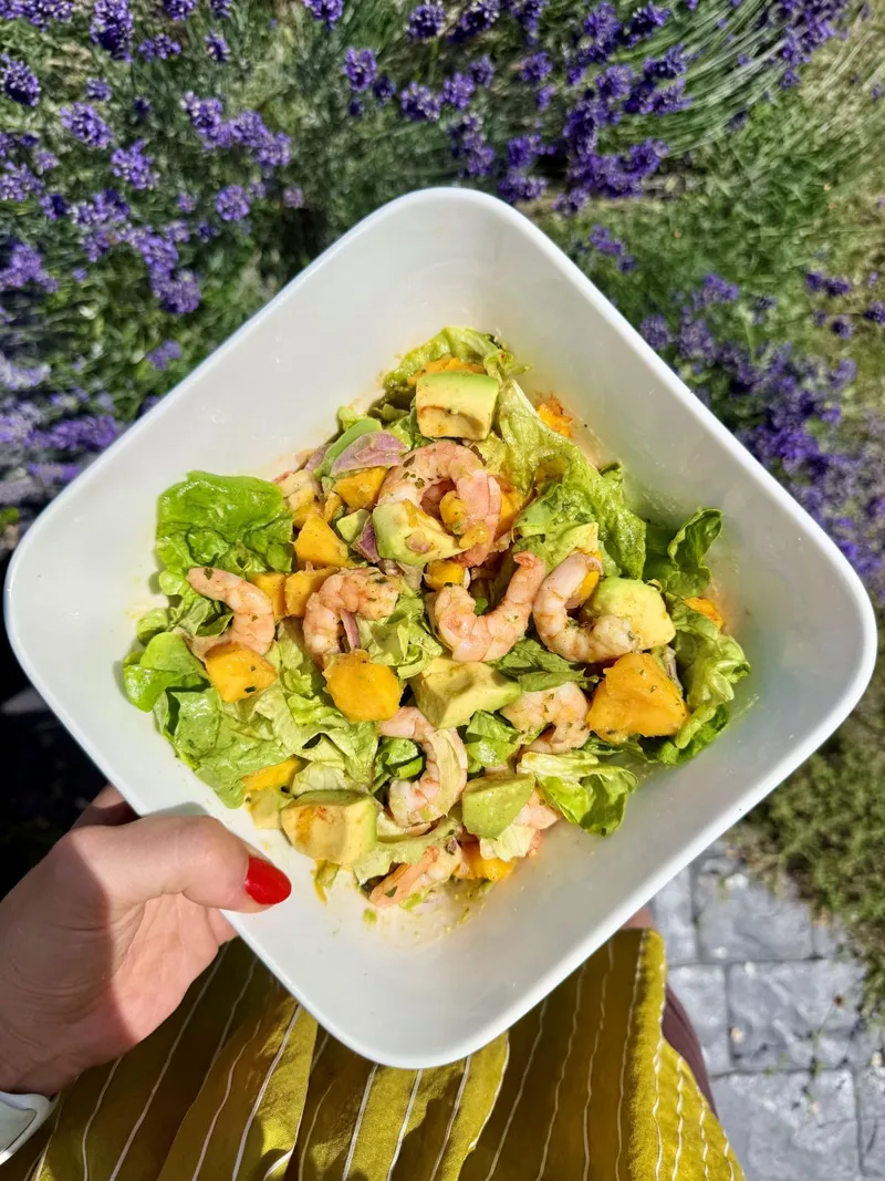 Salade mangue avocat crevettes