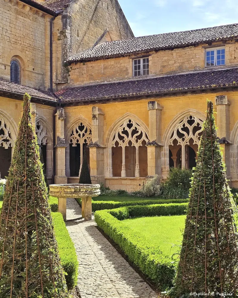 Cloître de Cadouin : la belle surprise en Dordogne