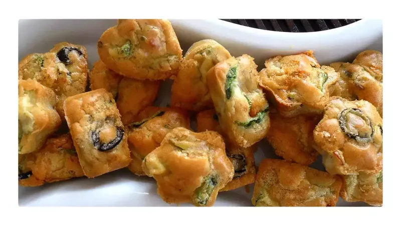Mini cakes feta courgettes olives (sans gluten)