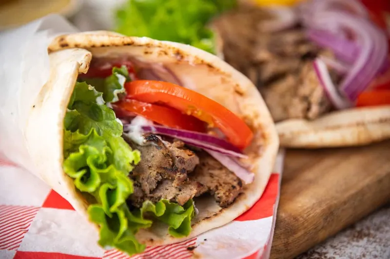 Sandwich grec ou Gyro la recette maison traditionnelle