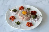 Tartare de veau aux herbes et au chorizo