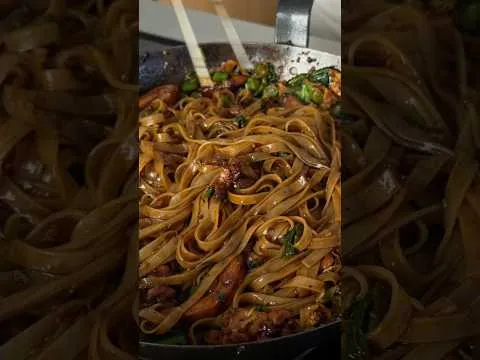 Des nouilles sautées au poulet en -20 minutes !