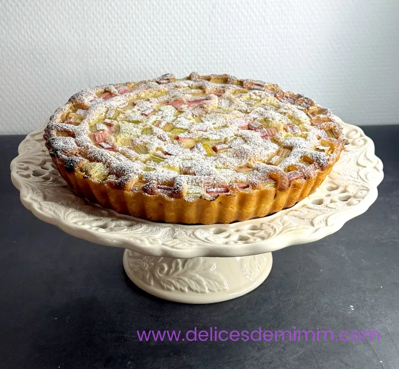 Tarte sablée rhubarbe et crème d'amandes