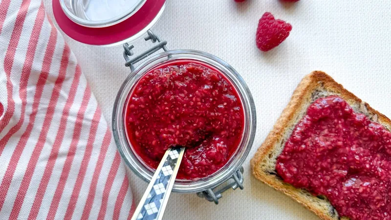Confiture de framboise (saine, rapide et peu sucrée!)