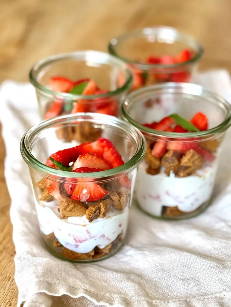 Verrines skyr fraise spéculoos