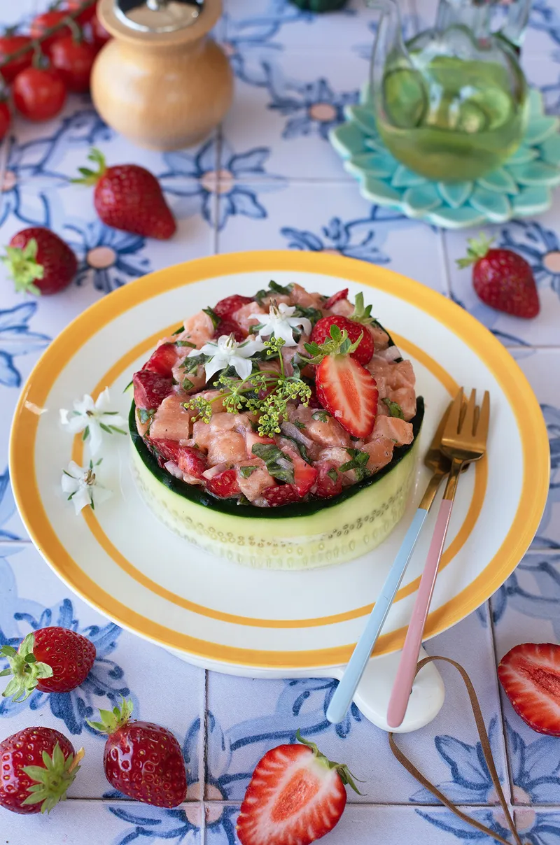 Tartare saumon fraises basilic