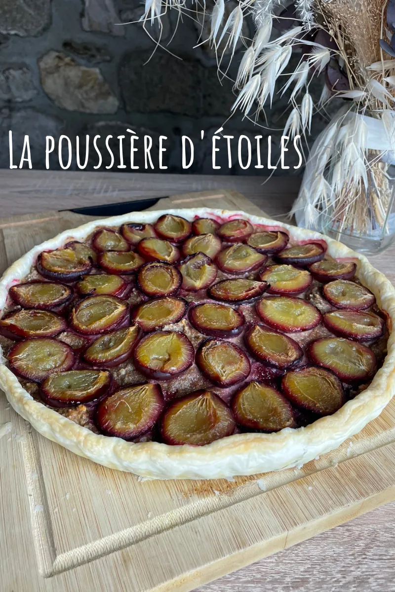 Joyeux lundi jeûne fédéral avec le gâteau aux pruneaux