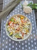 Salade de pommes de terre, saumon et feta