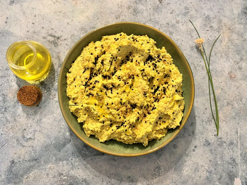 Houmous aux herbes et à la feta