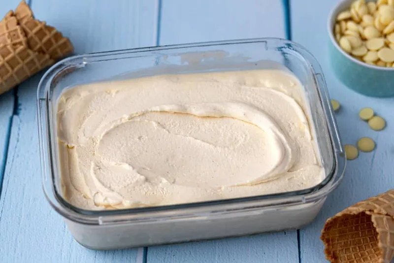 Glace au chocolat blanc maison