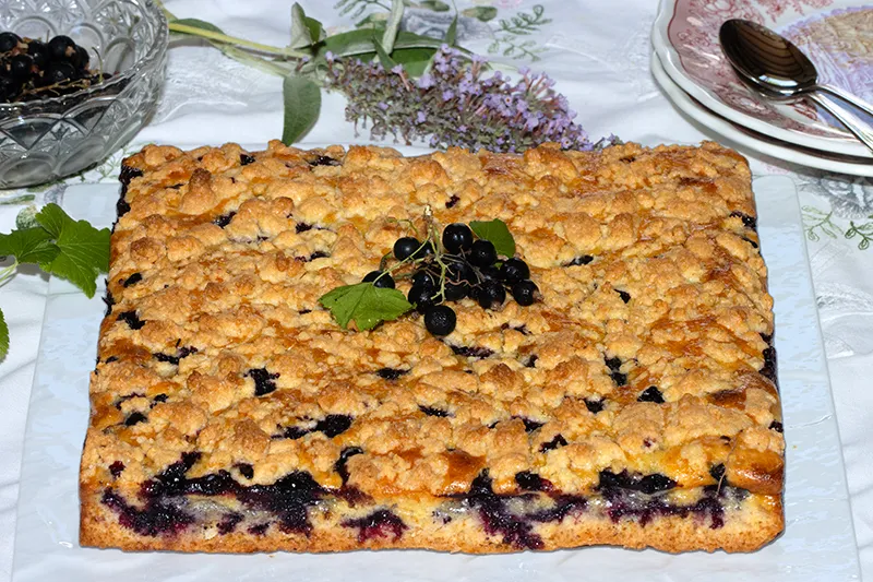 Crumble aux cassis et citron vert