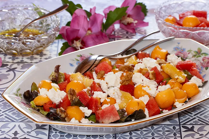 Salade fraicheur, melon, pastèque, vinaigrette à la fleur d’oranger
