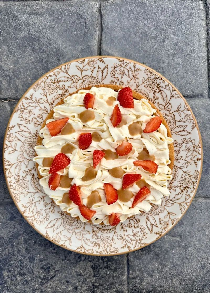 Tarte aux fraises façon pâtisserie fine (sablé breton, ganache montée vanille et Dulcey)
