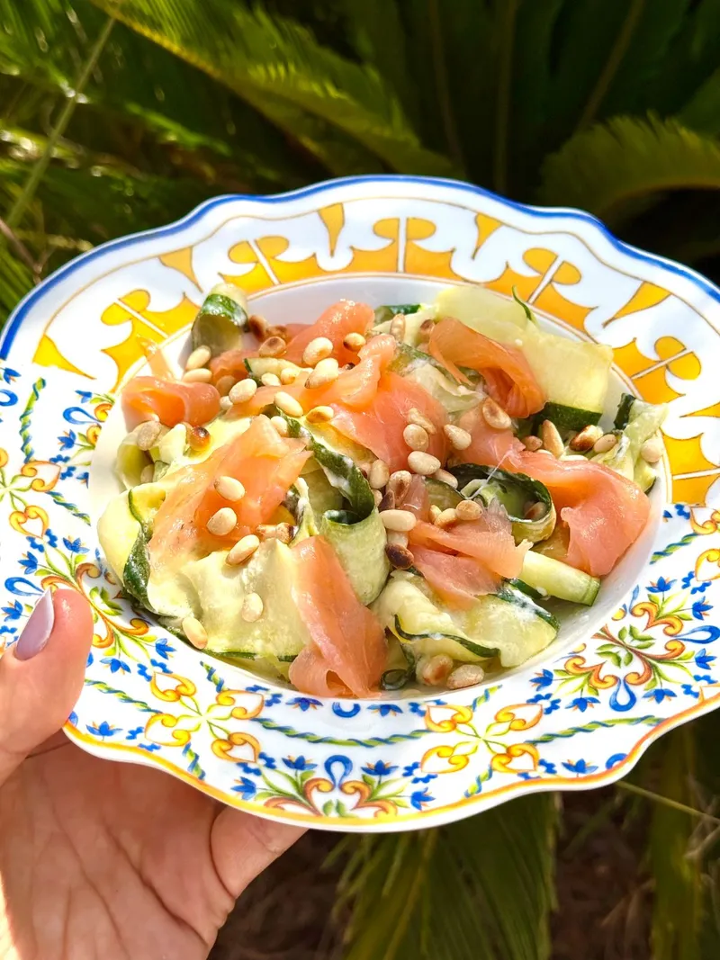 Tagliatelles de Courgettes Stracciatella et Saumon Fumé