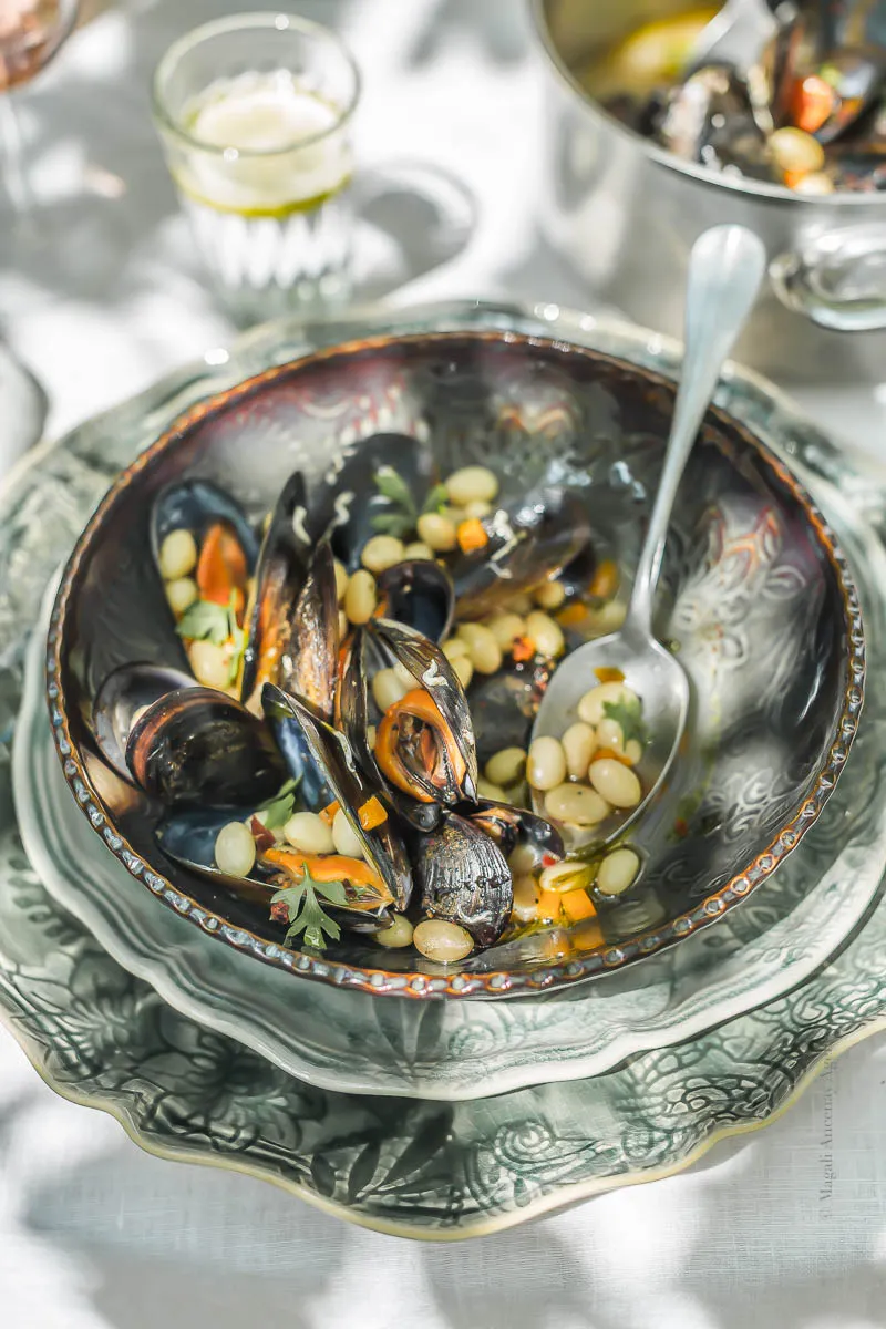 Moules aux haricots blancs, ail romarin : la Provence dans l’assiette