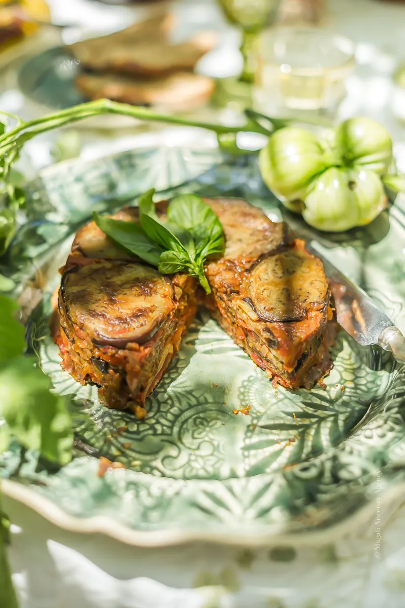 Tian d’aubergines mozzarella, sauce tomate basilic maison