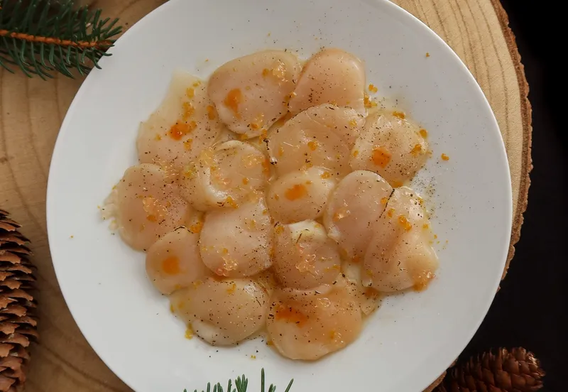Carpaccio de Saint-Jacques, Poutargue et Citron Caviar