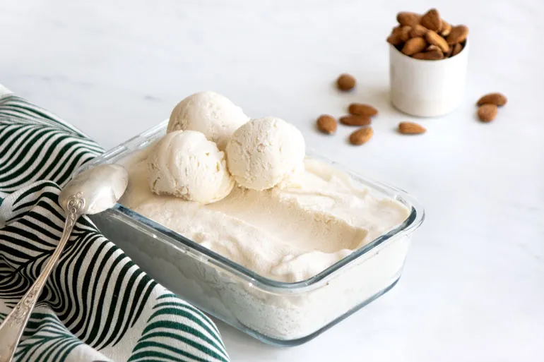 Glace au lait d’amande