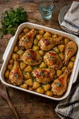 Poulet et pommes de terre au four